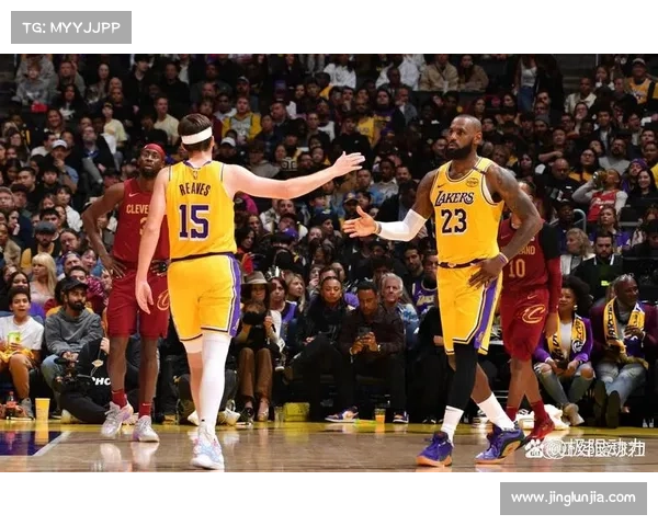 威尔逊奋战三十八分钟砍下二十一分十篮板全面表现助力球队稳定输出